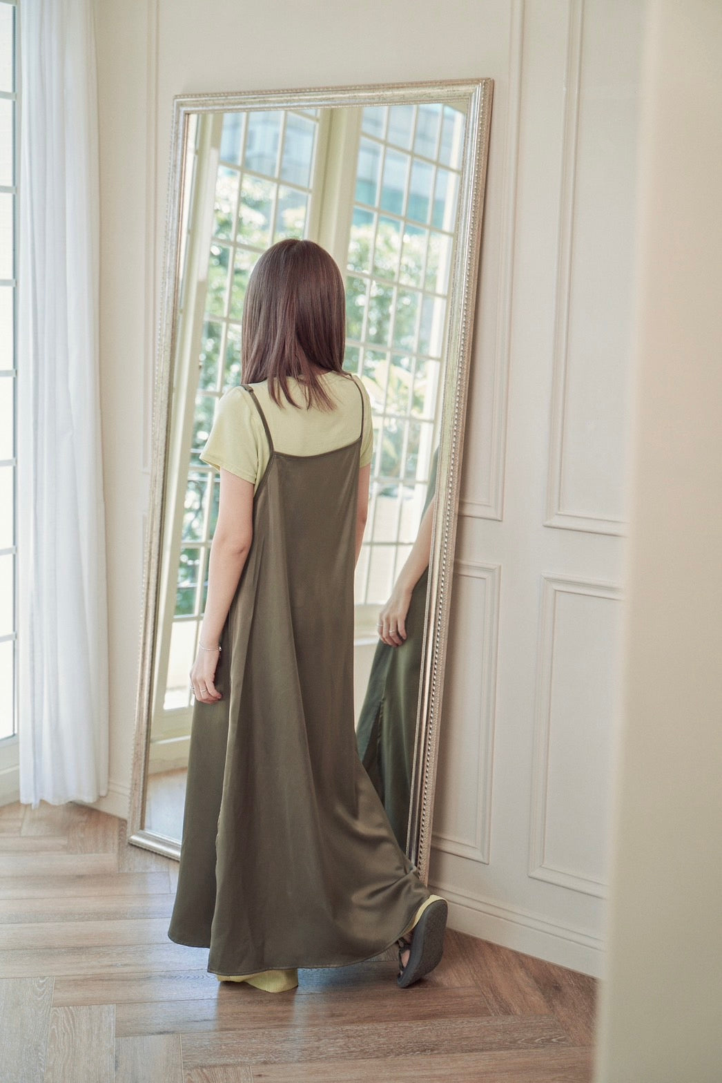 正反兩穿緞面洋裝(附綁帶)